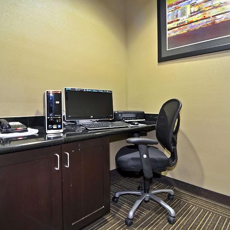 Best Western Giddings Inn & Suites Konforlar fotoğraf