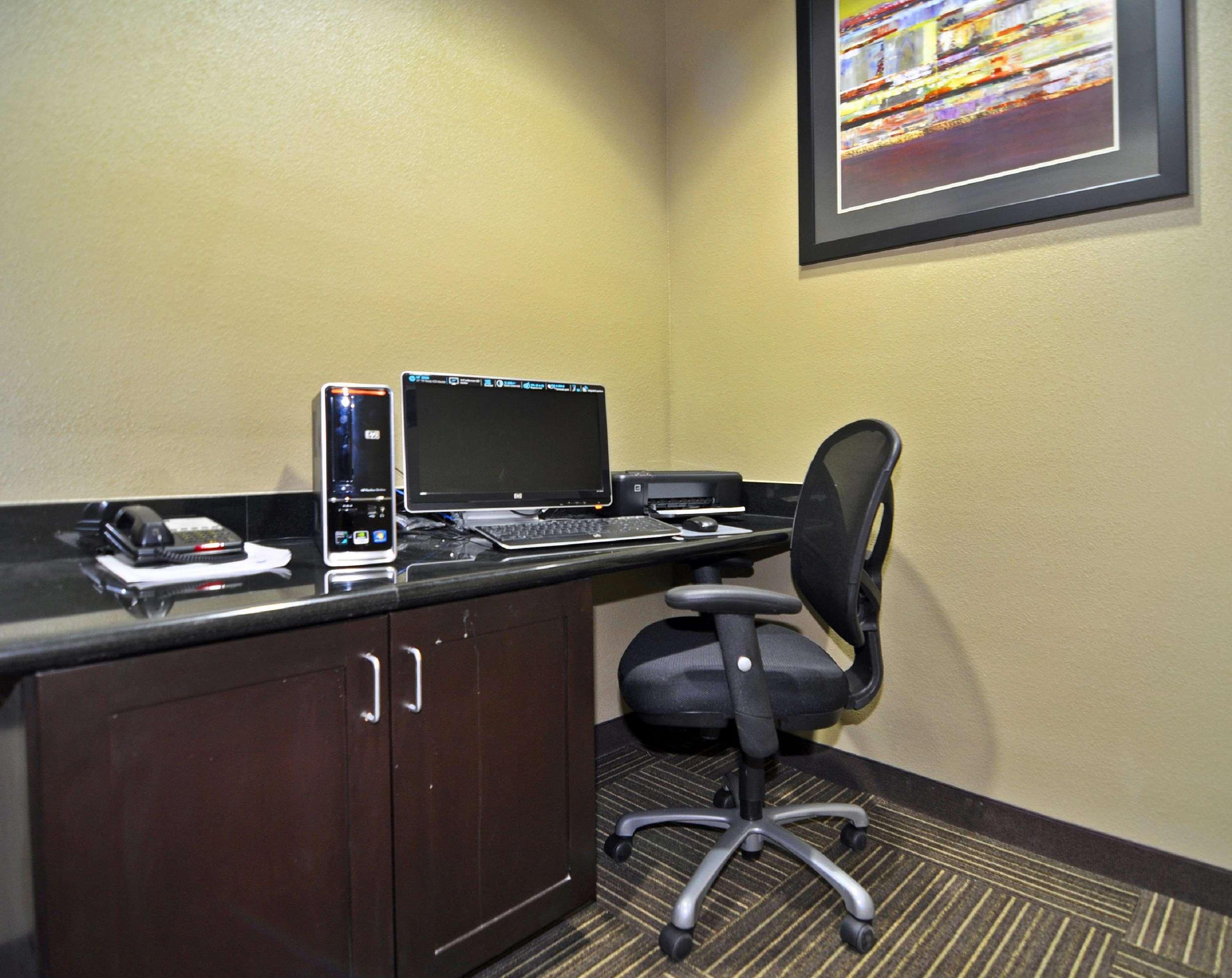 Best Western Giddings Inn & Suites Konforlar fotoğraf